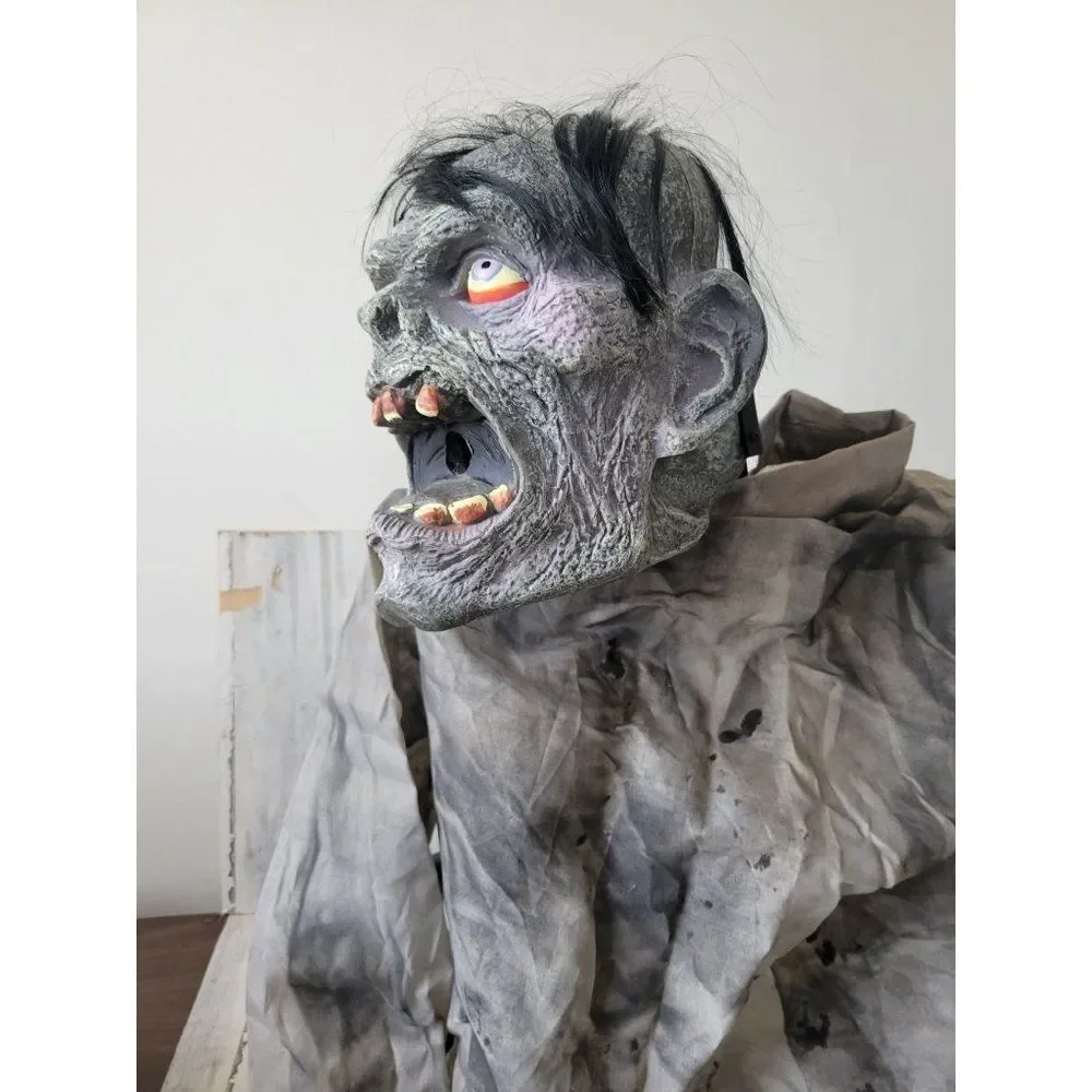 Seasonal belching zombie fogger animated Halloween prop‎ groundbreaker decor